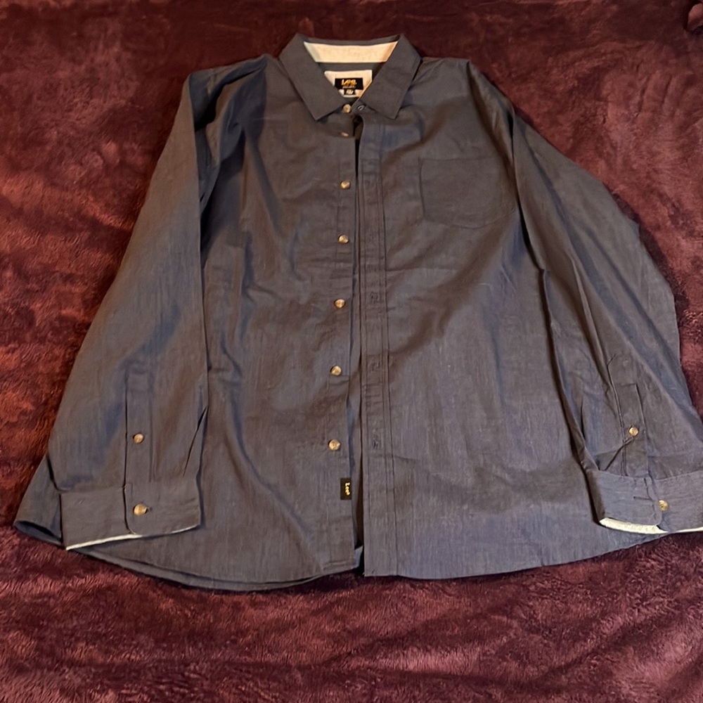 Very nice Lee button down shirt. New with tags